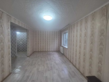 Продам 1комнатную квартиру в 13 микрорайоне