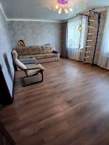 Продам 3-х улучшенной планировки в кирпичном доме