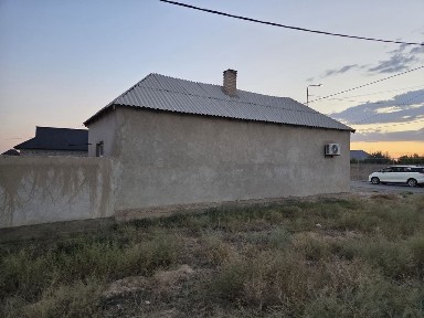 3 бөлмелі жаздық үй сатылады.