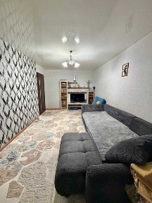 Продаётся 2 комн. квартира, в 2-х этажном доме, в п. Деркул.