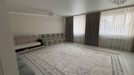 Продам квартиру 3-4комнатная 90кв. м