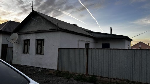 Продается дом в районе Жумыскер (рядом школа, супермаркерт, детский сад)