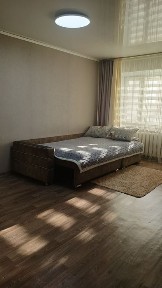 Сдам 1 комнатную чистую квартиру посуточно, часам. Район Нефтебаза