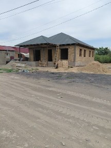 Дом не до строиенны 200кв2. С времянкой 80кв