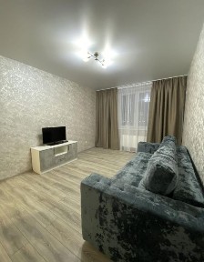 Квартира в аренду в 12 мкр