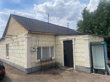 Продаётся пол дома