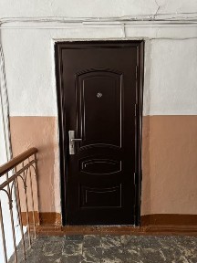 Продается двух комнатная квартира в центре города Сарань