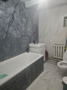 Продаётся дом в центре глуховке все новое.