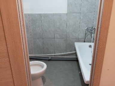 Сдается комната с санузлом.