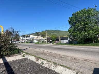 Продам два дома на одном делимом участке
