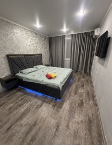 Свободна вип однокомнатная квартира посуточно Костанай. Tv smart, wifi