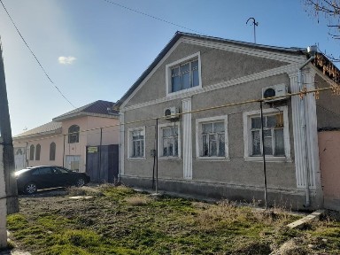 Продаётся большой дом с мансардой в городе Туркестан вдоль трассы