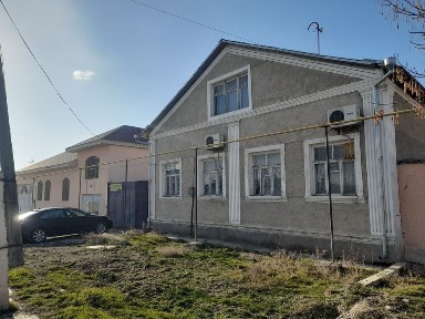 Продаётся большой дом с мансардой в городе Туркестан вдоль трассы