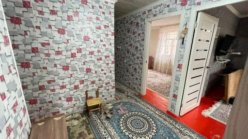 Акбар базары жақта 4 бөлмелі квартира сатылады
