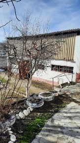 Продаю дом. Расположен в очень хорошем месте.