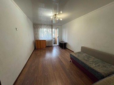 Продается 2х комнатная квартира в 9 микрорайоне (7 школа).