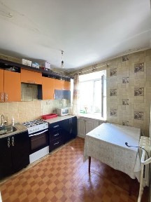Продается 1-комнатная квартира во втором микрорайоне. На 3-этаже.