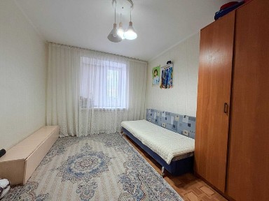 продам 3 комнатную квартиру в центре