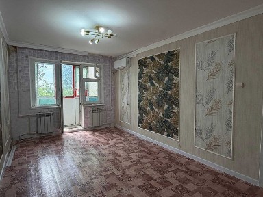продам 2 комнатную квартиру по пр Абая