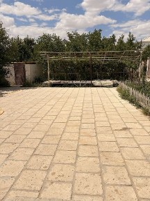 Жақсы жағдайда кіріп отыруға дайын үй сатылады.