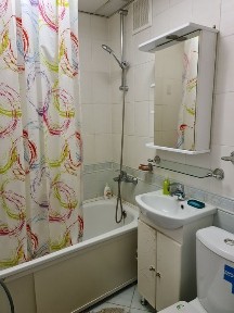 Продам 1,5 на дворце спарта