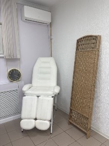 Сдам маникюрный стол