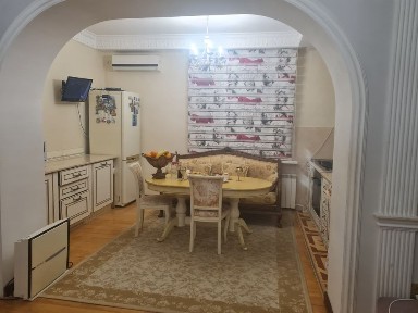 Продам 3х уровневый танхаус в городе Уральска