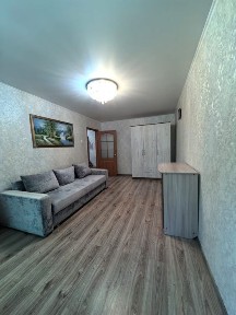 Продам 2хком квартиру улучшенной планировки район Айсберга.
