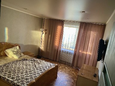 Сдам 1-комнатную в центре.