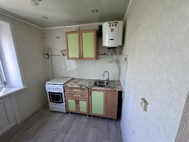 Продам 2-х комнатную квартиру в центре