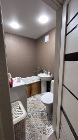 Продам 2-х комнатную квартиру в центре