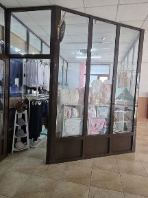 Продаётся бутик с оборудованием