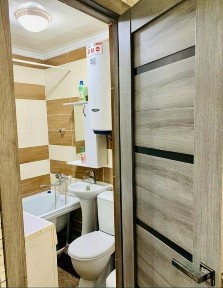 5000 теңге три Часа. 1-но комнатная в центре. Люкс. Абая WI-FI
