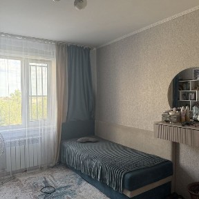 Продам 3 комн улучш квартиру в хорошем районе.