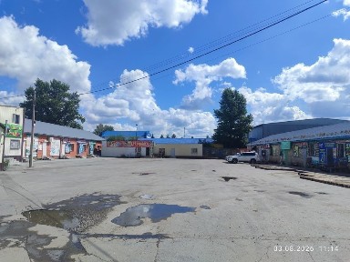 Продам торговые помещения на Складской 15.