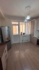 Срочно Продается 2 комнатная квартира 62 кв м мкр Береке
