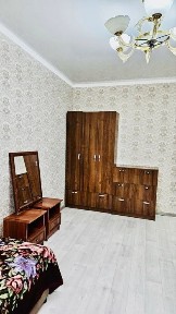 10 мкр, 25А дом. Пәтер ұзақ мерзімге жалға беріледі.