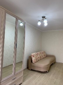 Продам 2 комнатную квартиру, район СКГУ.