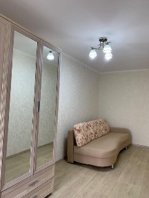 Продам 2 комнатную квартиру, район СКГУ.