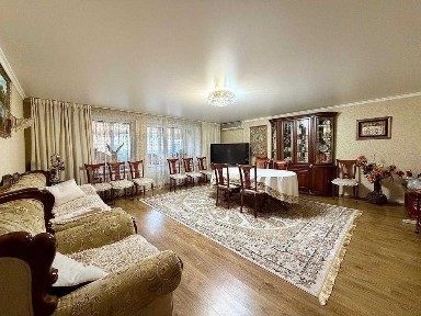 Продам 4 комнатную р-н Горотдел, 8 школа.