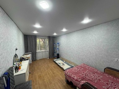Продам 2 ку Ломоносова 17\3 2 этаж