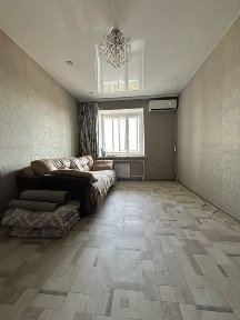 Продам однокомнатную на 8 школе