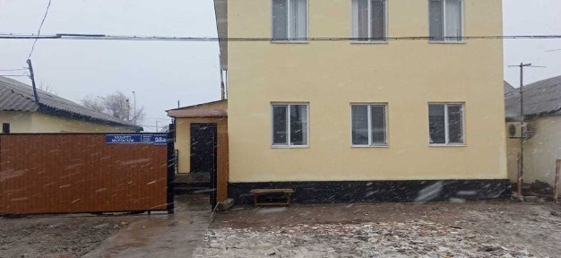 Срочно продается коттедж в ст аэропорт. 2014г постройки.