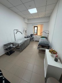 Сдам кушетку в БЦ Строителей 33