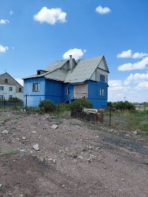 Продажа дома 1996 г., площадь-200 м2, количество жтажей-3.