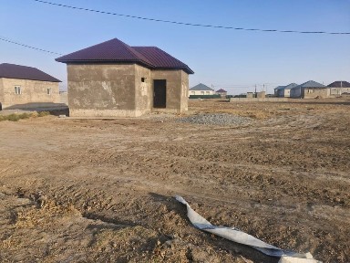 Срочна 2 бөлмелі времянка іші сырты сыланған тас төгілген