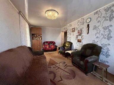 Продам 4 ком квартиру в 7 микрорайоне ( р-н Корзина)