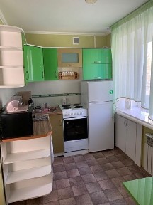 Сдам двухкомнатную на длительный срок
