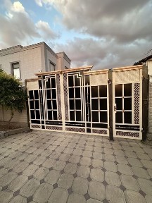 Дом 2х этажный с дополнительным домом во дворе