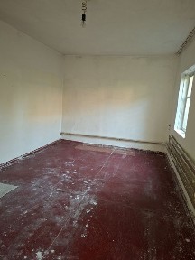 Үй сатылады дача қайнар бұлақта үш бөлмелі қора сарай алты соттық